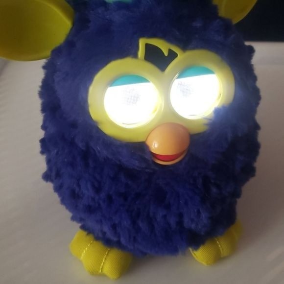 2012 Furby - Picture 8 of 16